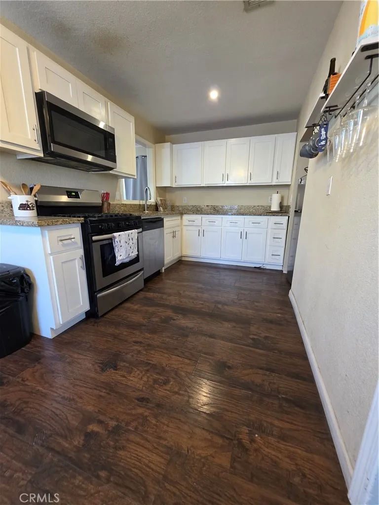 338 S Gilbert, Hemet, California 92543 home-pic-3