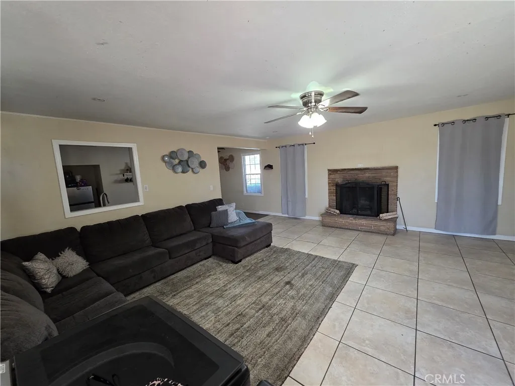 338 S Gilbert, Hemet, California 92543 home-pic-2