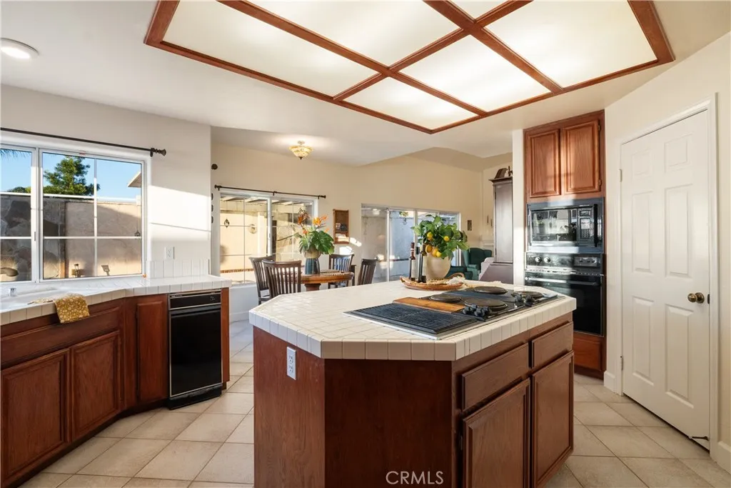 1902 Quiet Ranch Road, Fallbrook, California 92028 home-pic-14