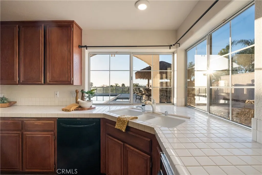 1902 Quiet Ranch Road, Fallbrook, California 92028 home-pic-17