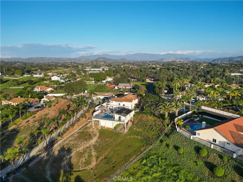 1902 Quiet Ranch Road, Fallbrook, California 92028 home-pic-40