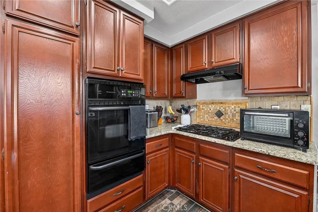 27536 Swallow Court, Temecula, California 92591 home-pic-17