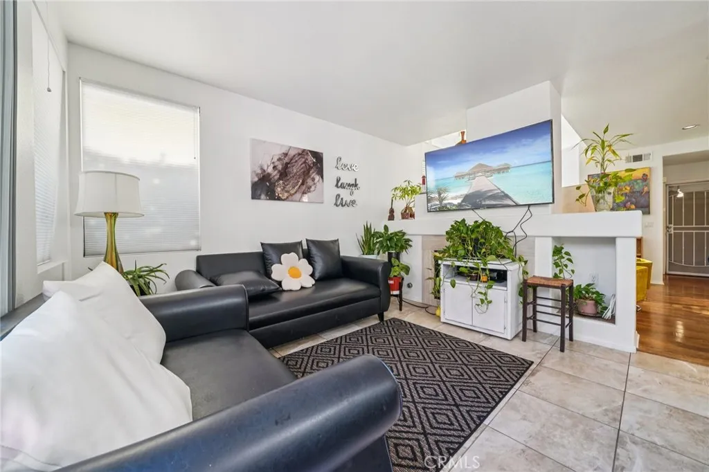 1591 San Fernando Dr, Corona, California 92882 home-pic-18