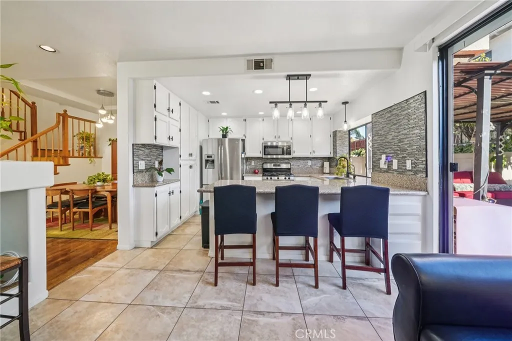 1591 San Fernando Dr, Corona, California 92882 home-pic-17