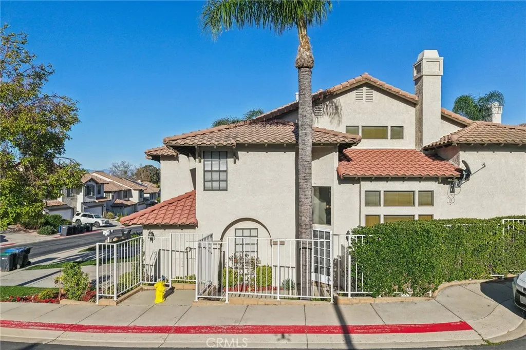 1591 San Fernando Dr, Corona, California 92882 home-pic-44