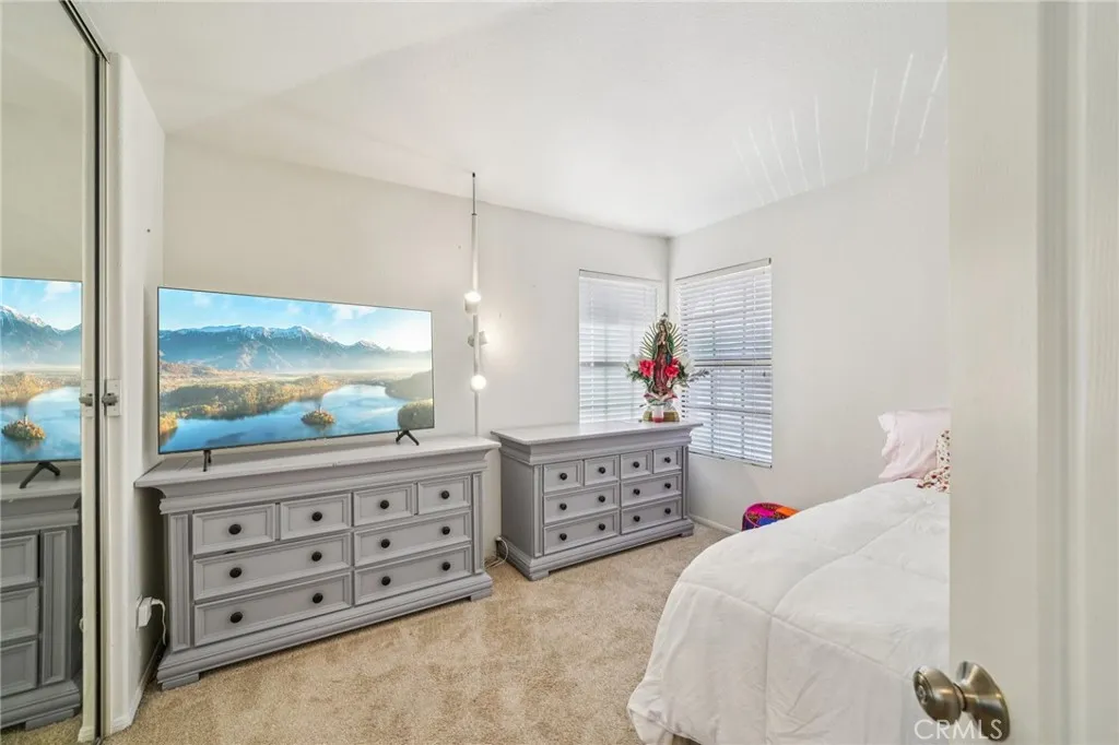 1591 San Fernando Dr, Corona, California 92882 home-pic-23