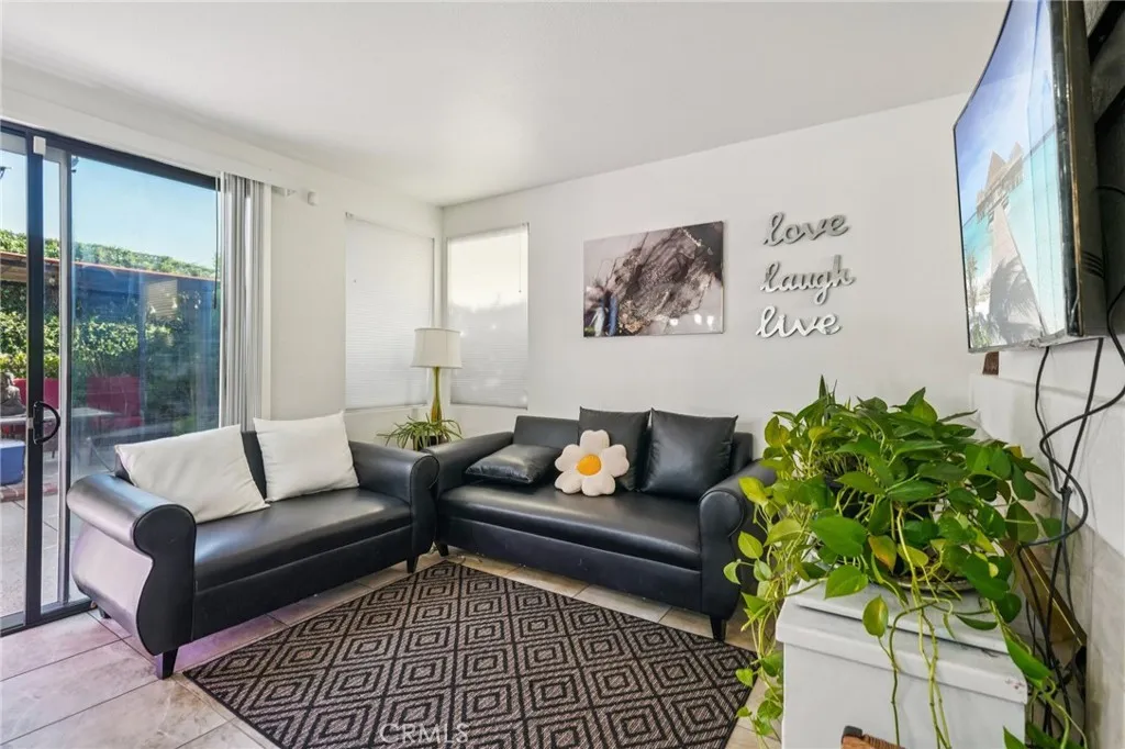 1591 San Fernando Dr, Corona, California 92882 home-pic-19