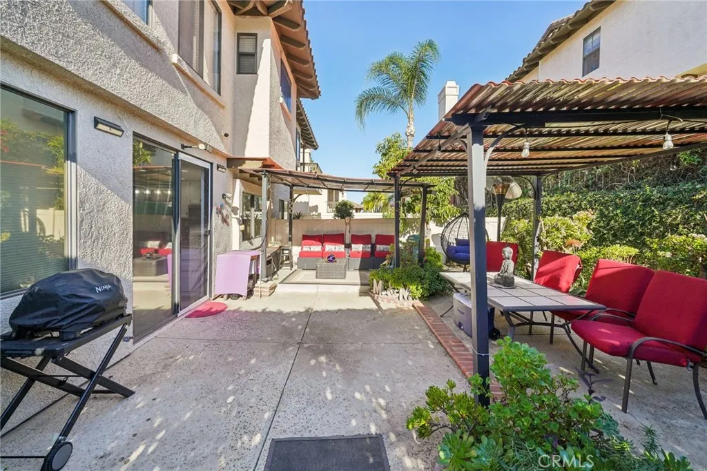 1591 San Fernando Dr, Corona, California 92882 home-pic-38