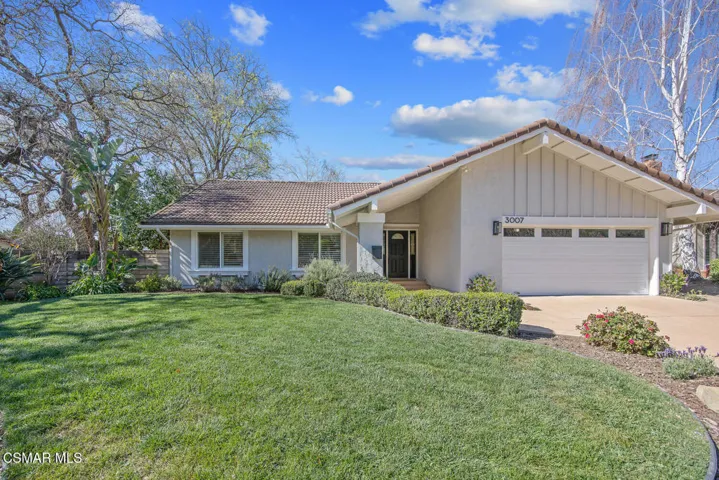 3007 E Sierra Dr Westlake-large-005-010-