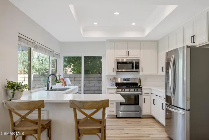 3007 E Sierra Dr Westlake-large-016-025-