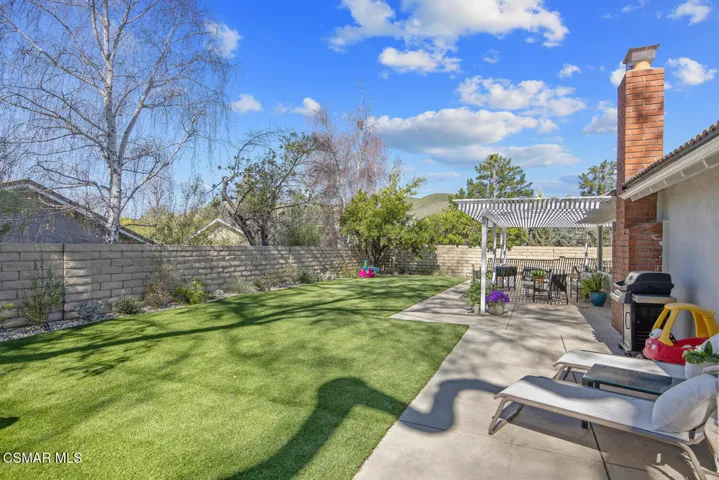 3007 E Sierra Dr Westlake-large-035-006-