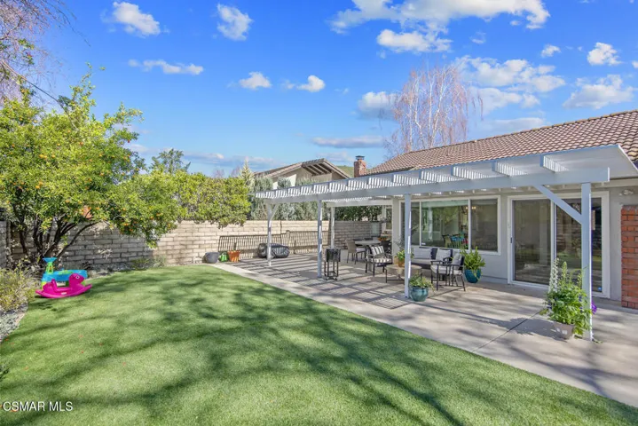 3007 E Sierra Dr Westlake-large-039-040-