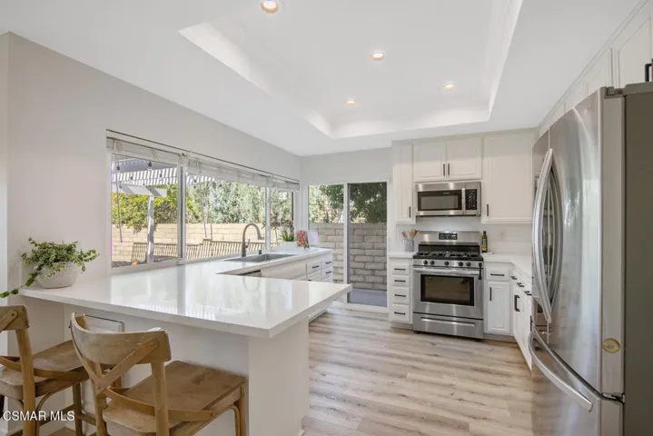 3007 E Sierra Dr Westlake-large-017-021-
