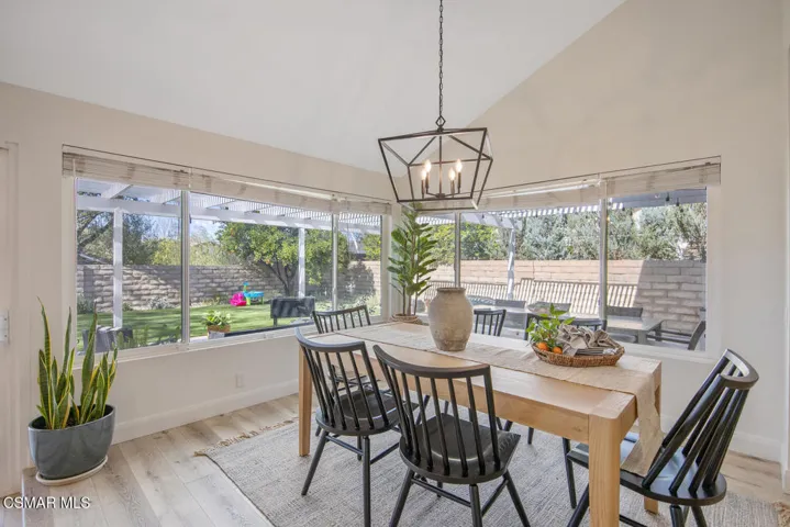 3007 E Sierra Dr Westlake-large-011-003-