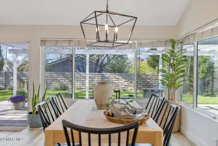 3007 E Sierra Dr Westlake-large-015-020-