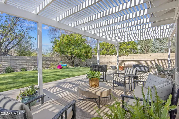 3007 E Sierra Dr Westlake-large-040-037-