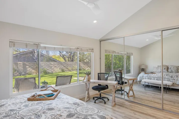 3007 E Sierra Dr Westlake-large-024-034-