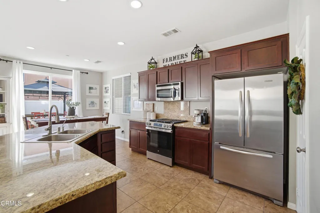 252 Driftwood Street, Fillmore, California 93015 home-pic-15