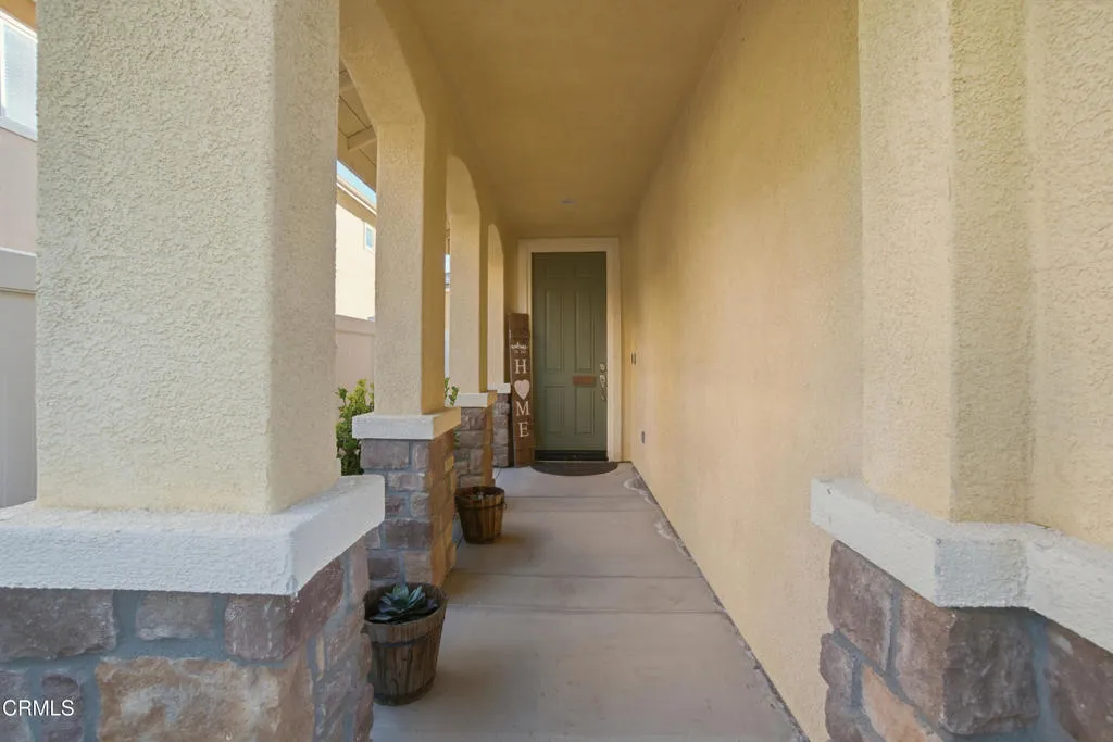 252 Driftwood Street, Fillmore, California 93015 home-pic-3
