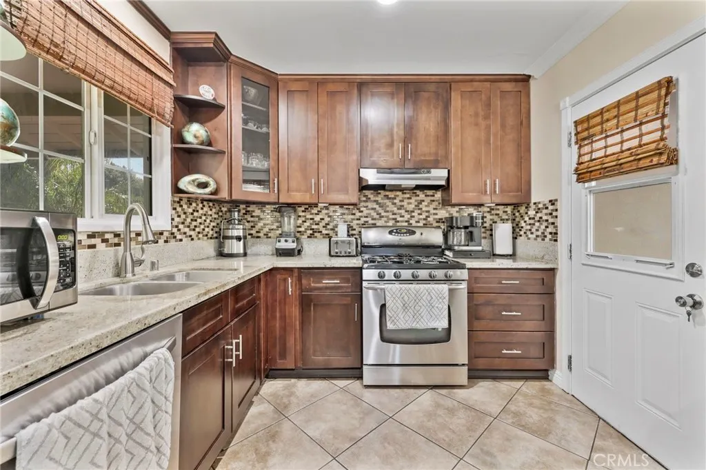14641 Lassalette, La Puente, California 91744 home-pic-9