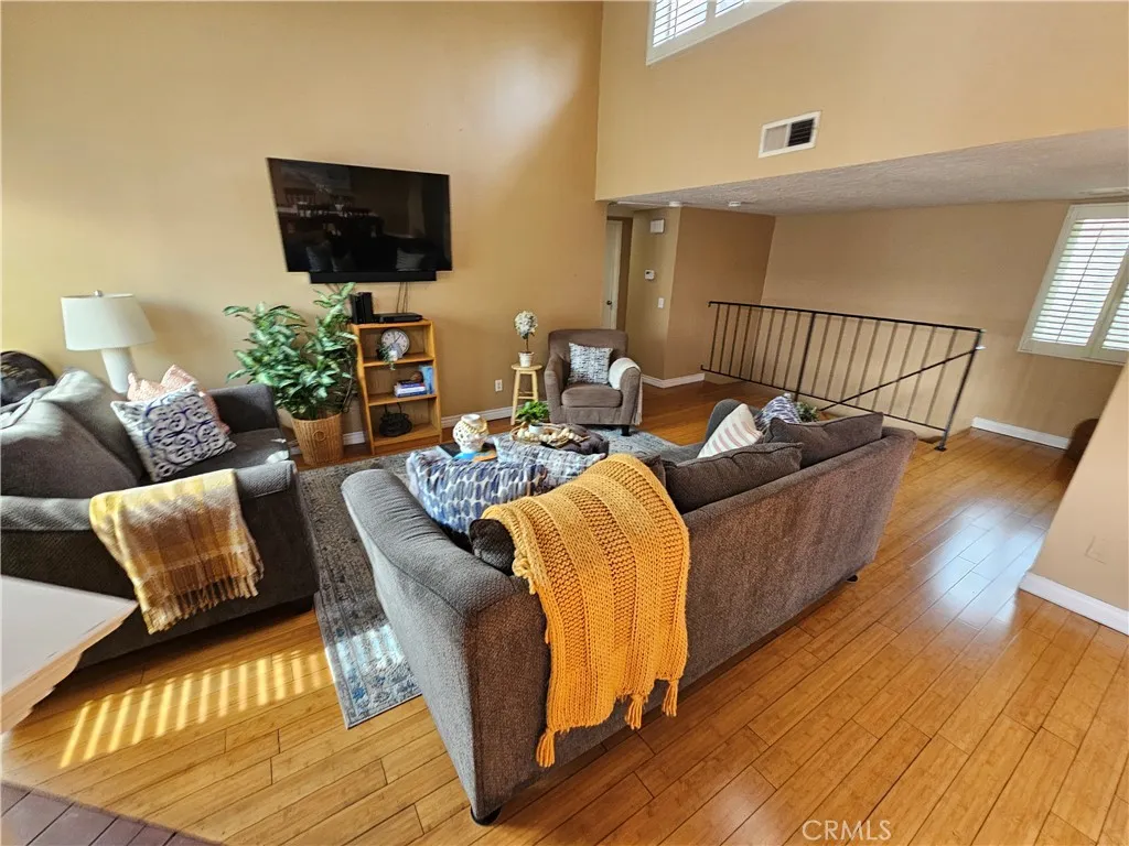 9431 Shadowood Drive E, Montclair, California 91763 home-pic-59