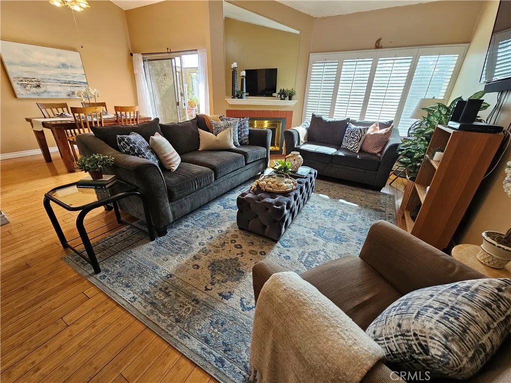 9431 Shadowood Drive E, Montclair, California 91763 home-pic-43