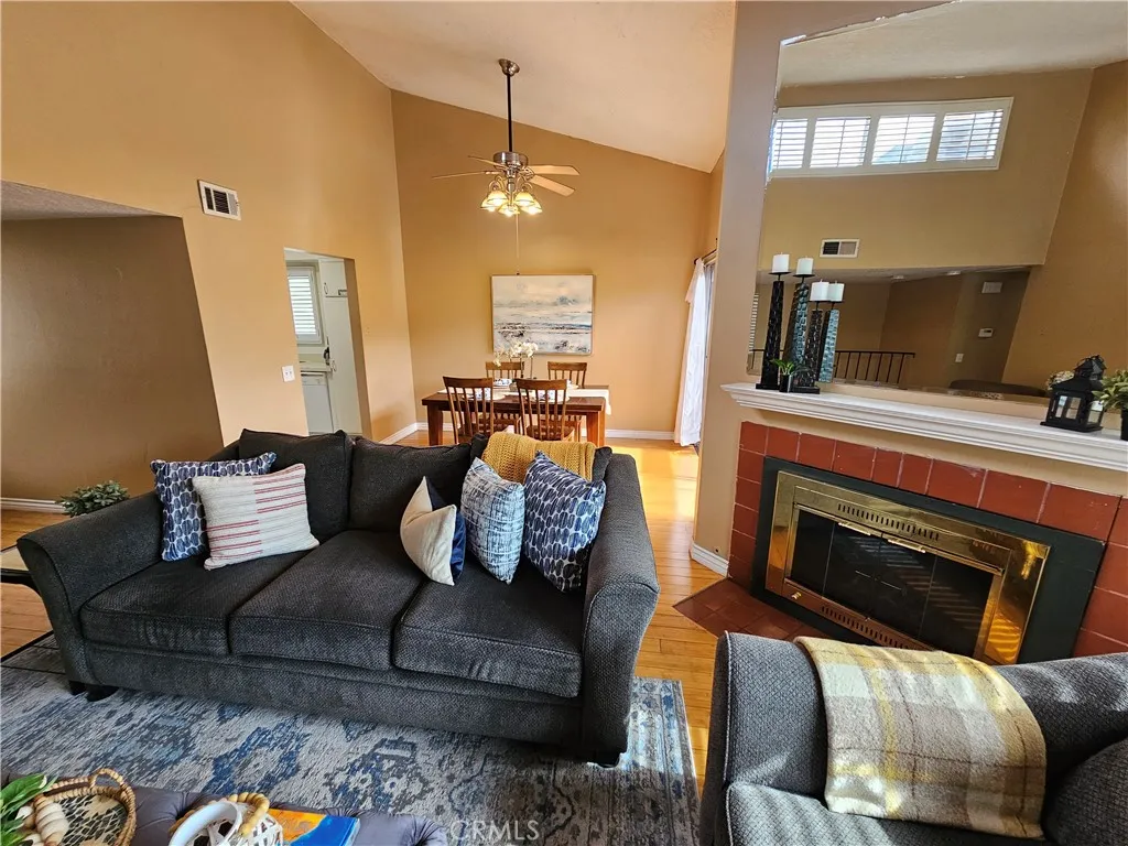 9431 Shadowood Drive E, Montclair, California 91763 home-pic-60