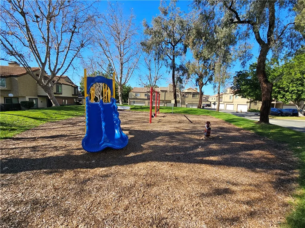 9431 Shadowood Drive E, Montclair, California 91763 home-pic-38