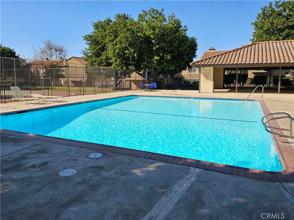 9431 Shadowood Drive E, Montclair, California 91763 home-pic-35