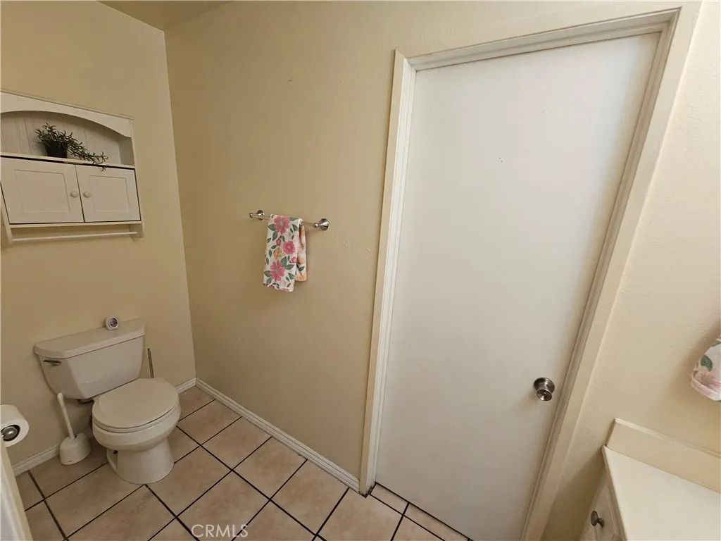 9431 Shadowood Drive E, Montclair, California 91763 home-pic-46