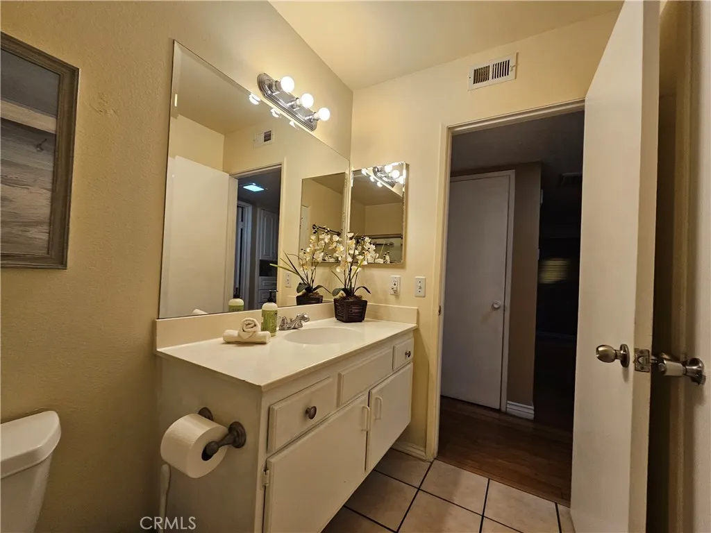 9431 Shadowood Drive E, Montclair, California 91763 home-pic-27
