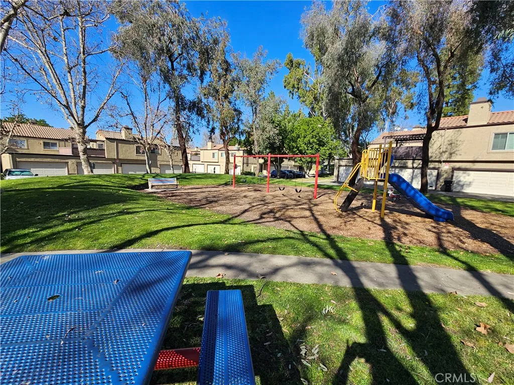 9431 Shadowood Drive E, Montclair, California 91763 home-pic-36