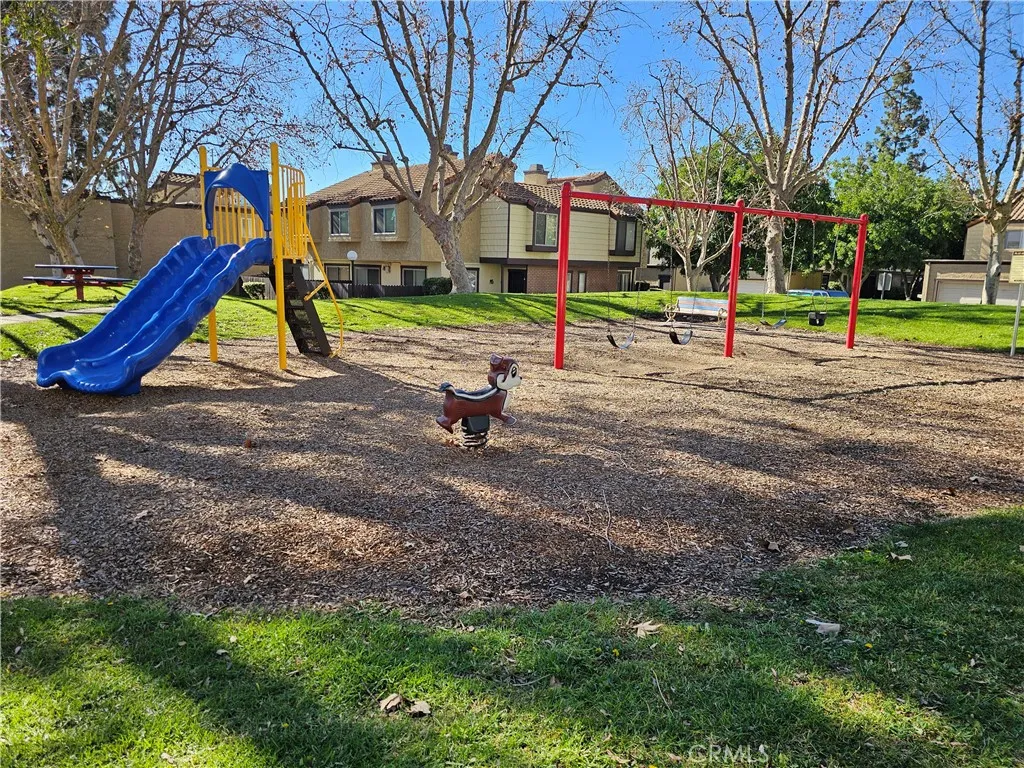 9431 Shadowood Drive E, Montclair, California 91763 home-pic-9