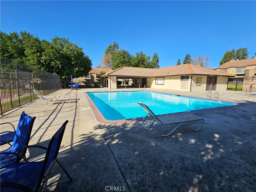 9431 Shadowood Drive E, Montclair, California 91763 home-pic-63