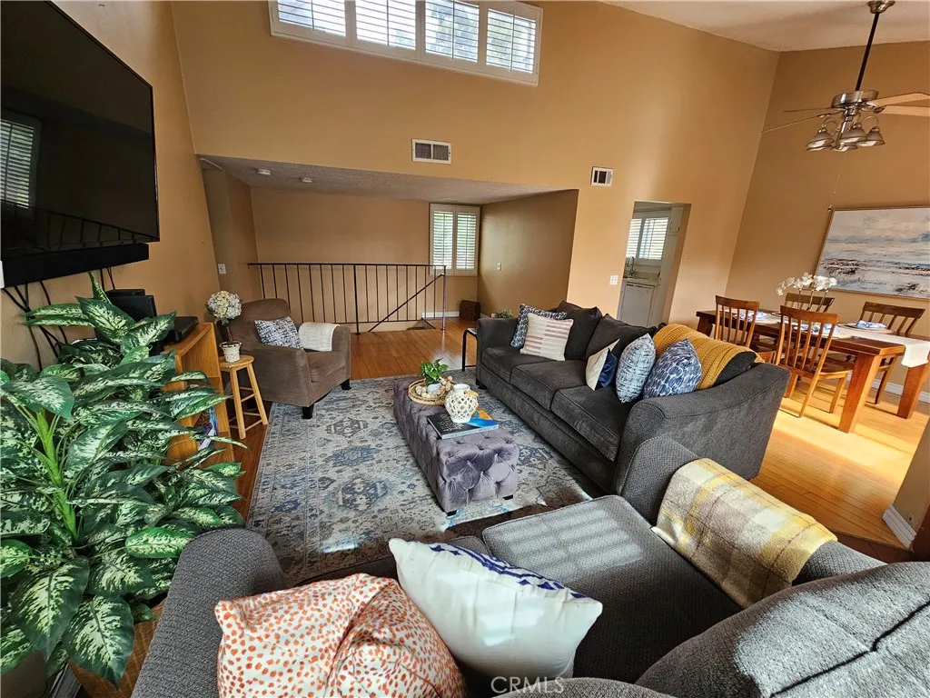 9431 Shadowood Drive E, Montclair, California 91763 home-pic-17