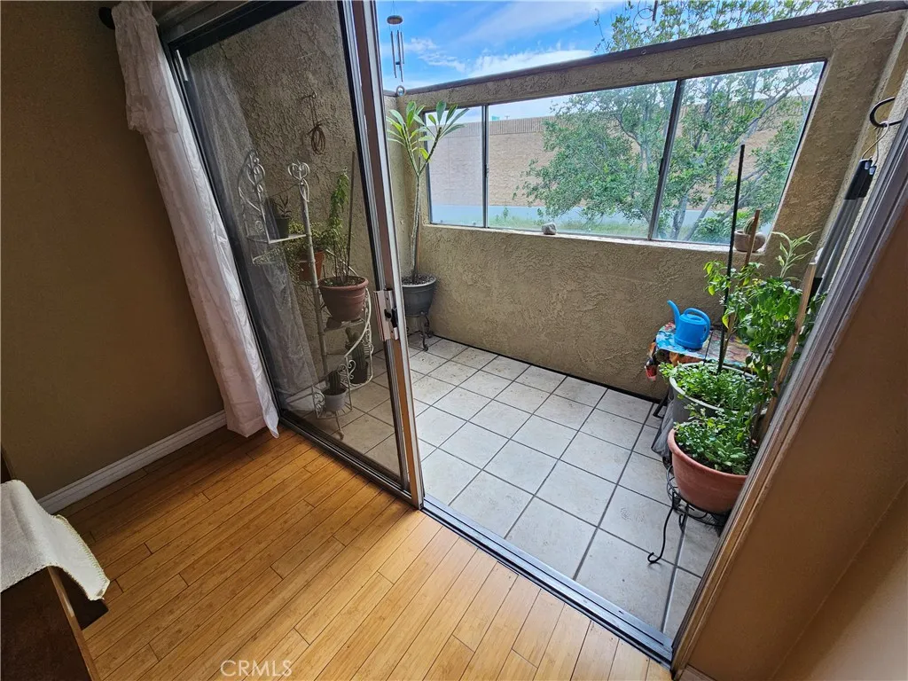 9431 Shadowood Drive E, Montclair, California 91763 home-pic-56