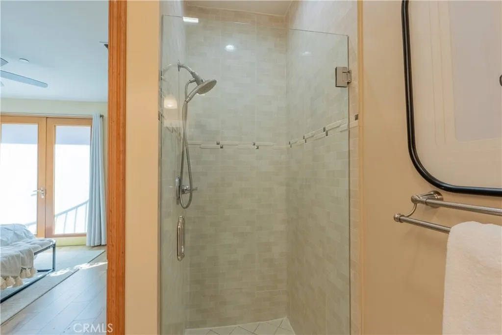216 N Buena Vista Street 113, Burbank, California 91505 home-pic-32