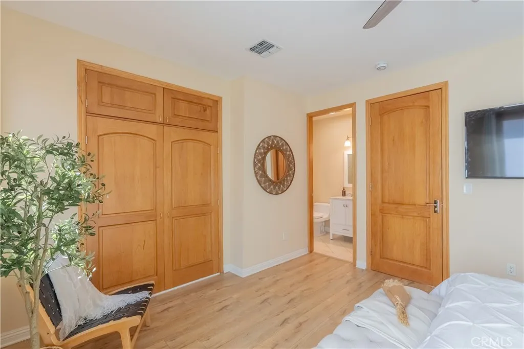 216 N Buena Vista Street 113, Burbank, California 91505 home-pic-30