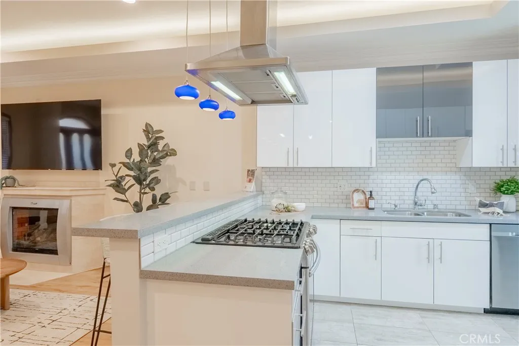 216 N Buena Vista Street 113, Burbank, California 91505 home-pic-9