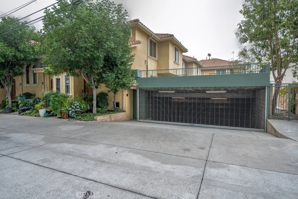 216 N Buena Vista Street 113, Burbank, California 91505 home-pic-34
