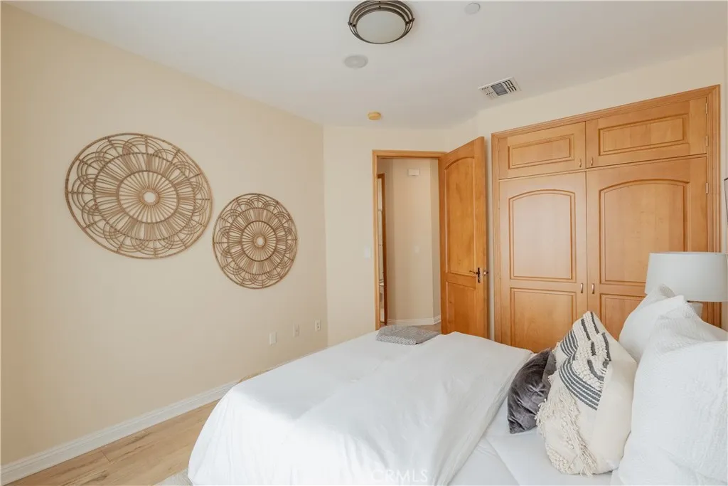 216 N Buena Vista Street 113, Burbank, California 91505 home-pic-23