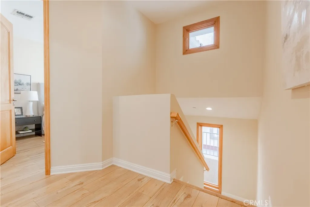 216 N Buena Vista Street 113, Burbank, California 91505 home-pic-18