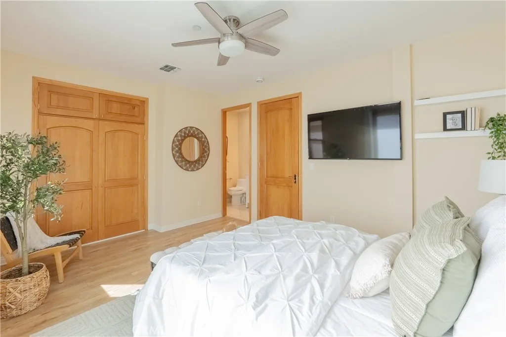 216 N Buena Vista Street 113, Burbank, California 91505 home-pic-28
