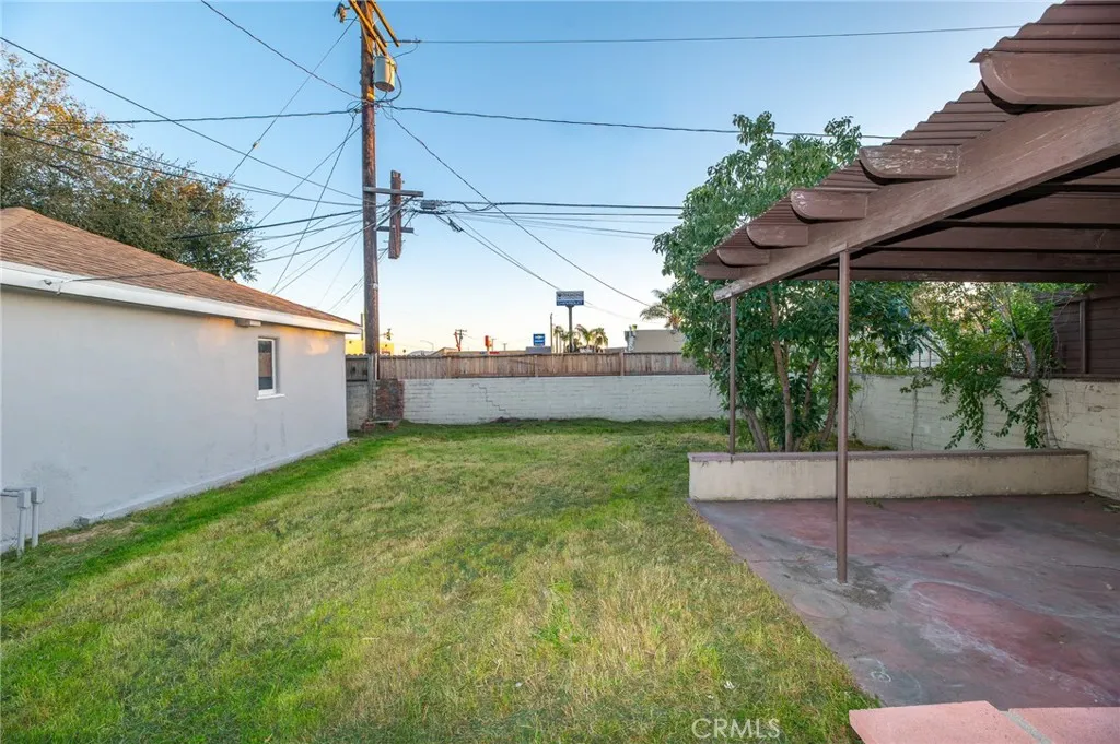915 W 23rd Street, San Bernardino, California 92405 home-pic-34
