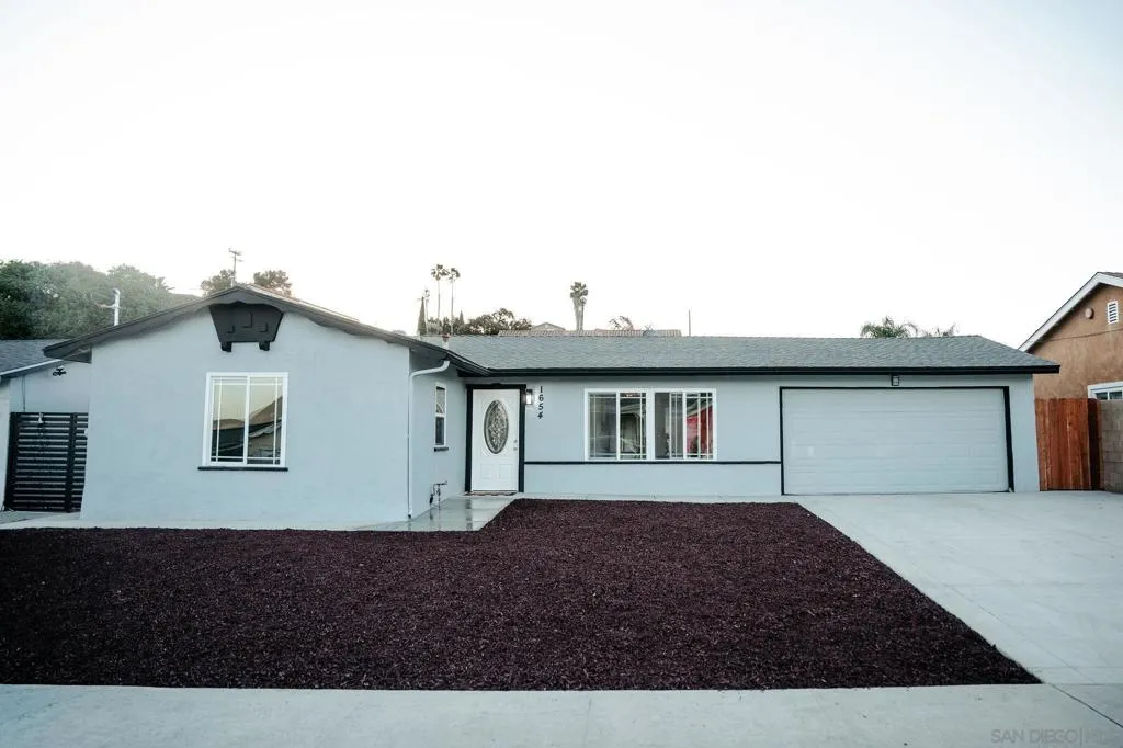 1654 Walbollen St, Spring Valley, California 91977 home-pic-1