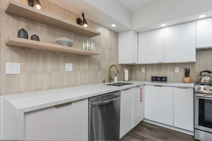 553_11147914_161582-EI-109