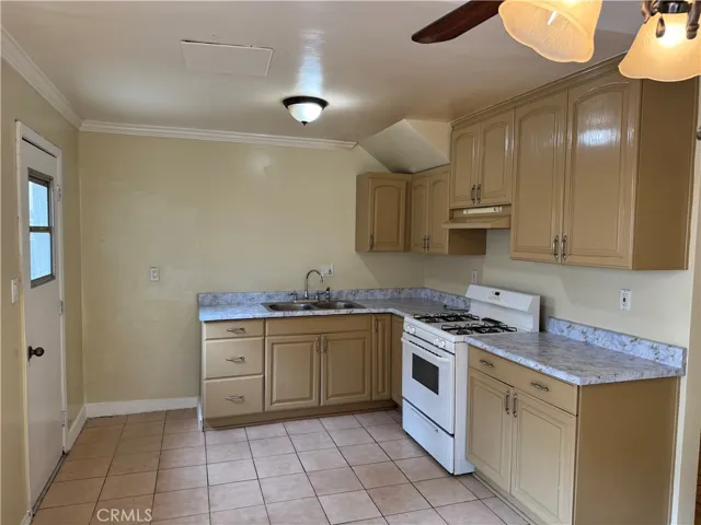 17143 Roscoe Blvd Unit #2, Northridge, California 91325