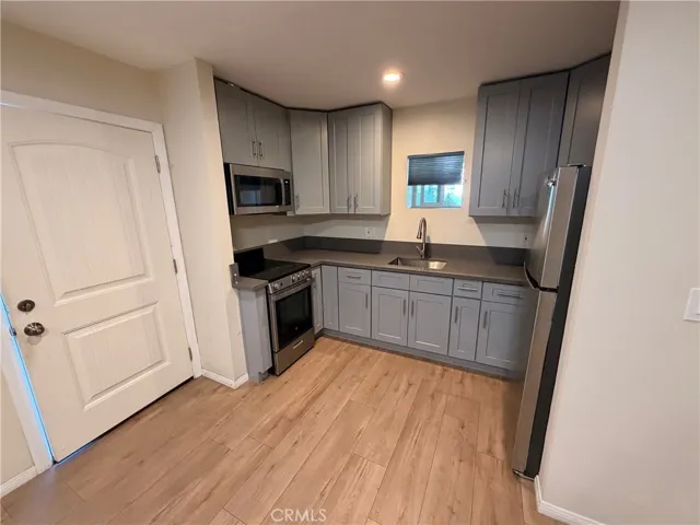 ADU- Studio w/ Bathroom and Kitchen