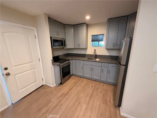 ADU- Studio w/ Bathroom and Kitchen
