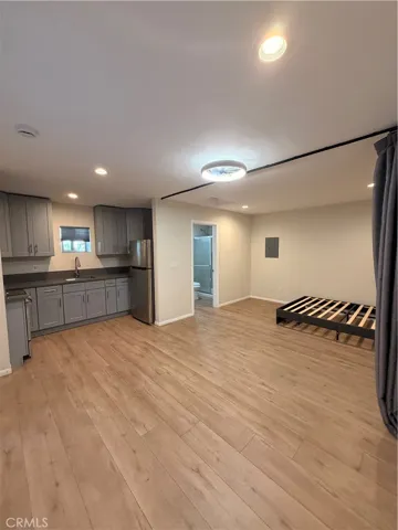 ADU- Studio w/ Bathroom and Kitchen